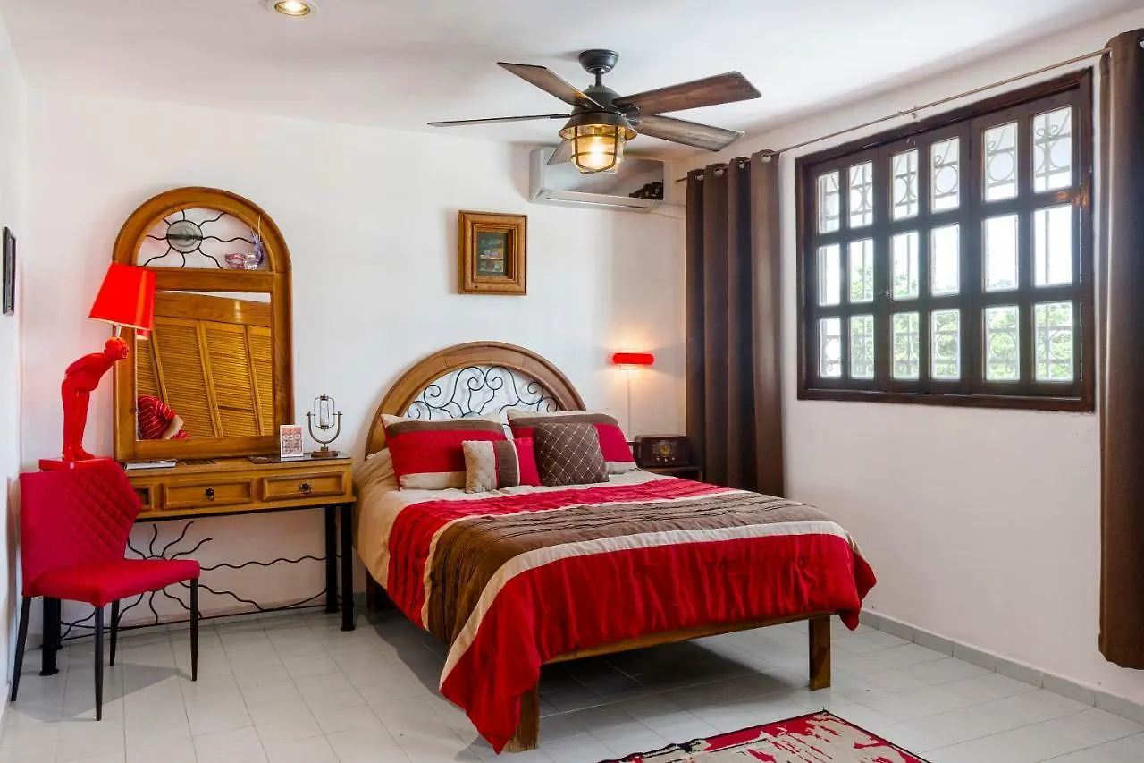 Bed and Breakfast Casa Blanca Boutique & Organic Cancún 3*,