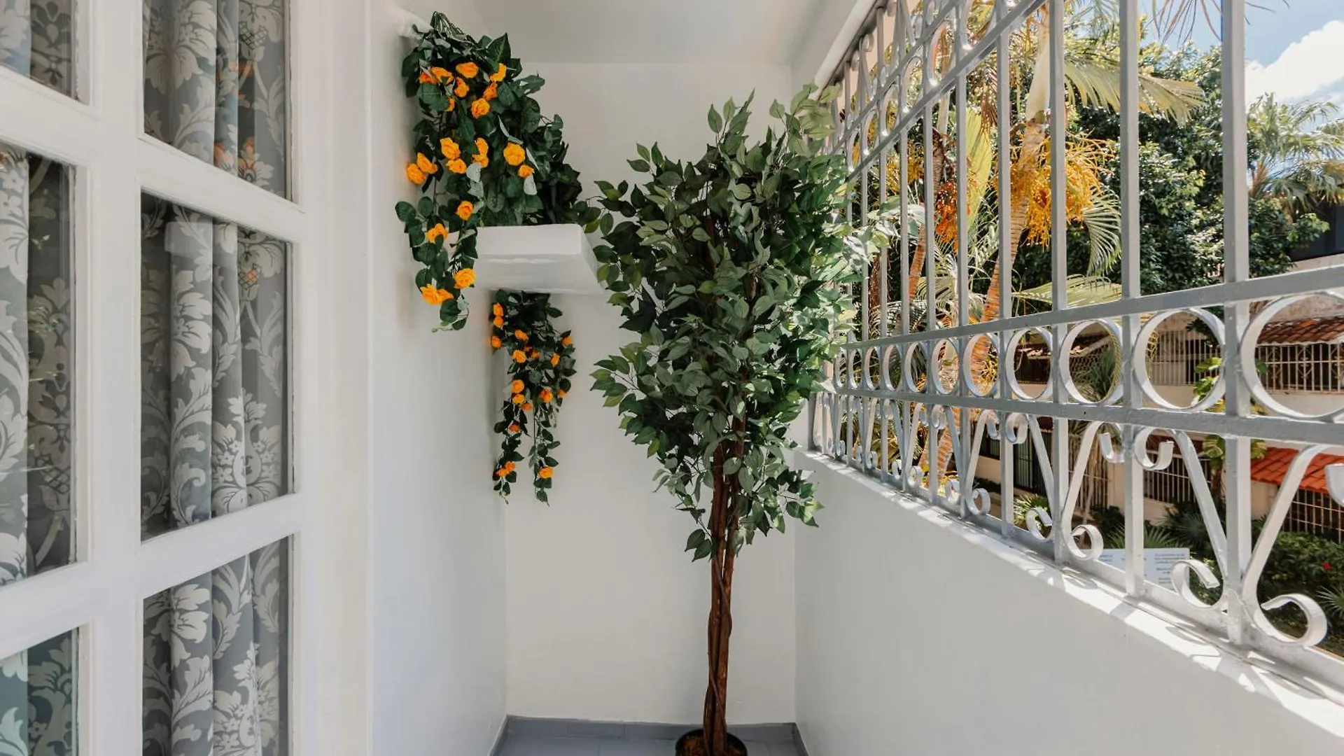 Casa Blanca Boutique & Organic Bed & Breakfast Cancun